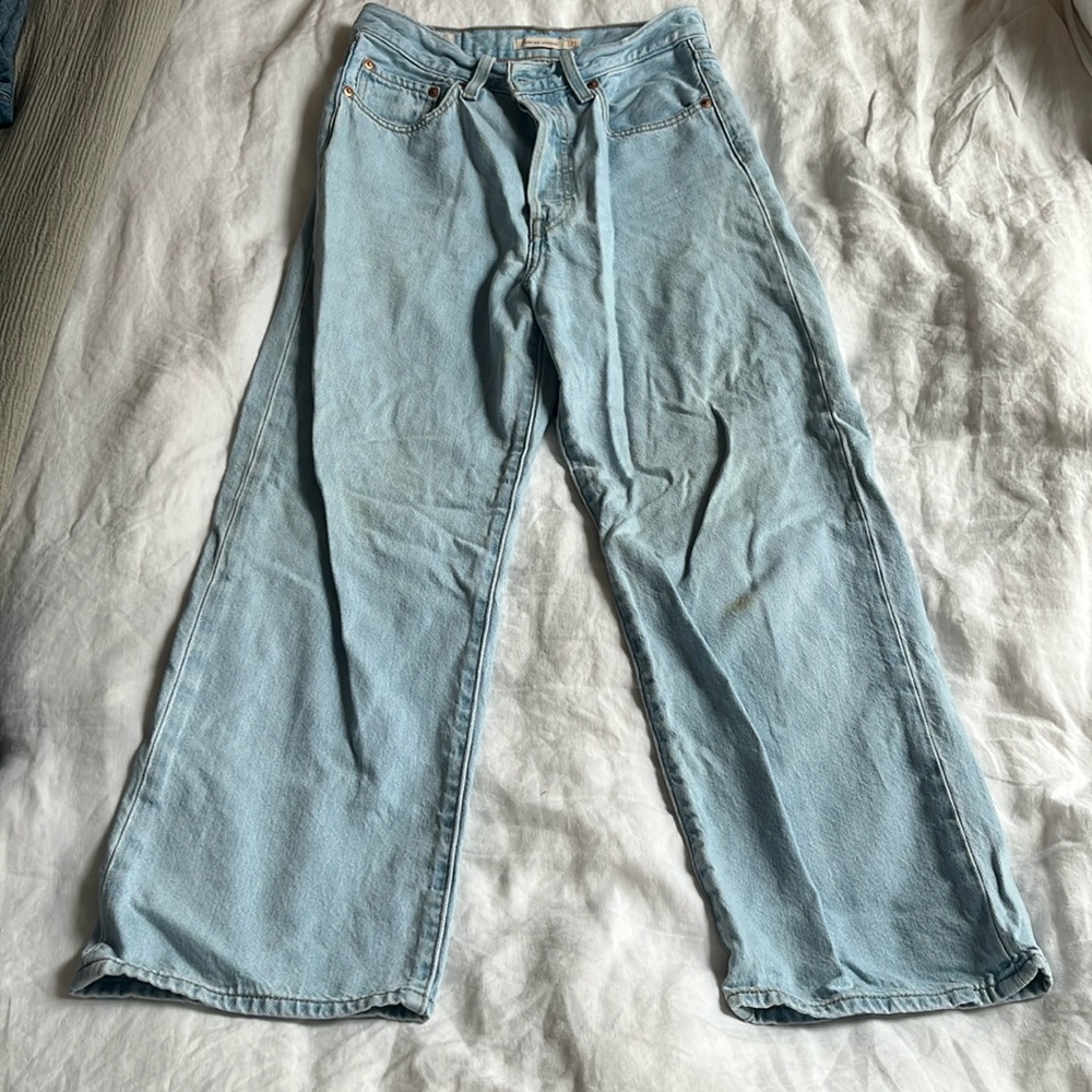 LEVI’S RIBCAGE STRAIGHT JEANS